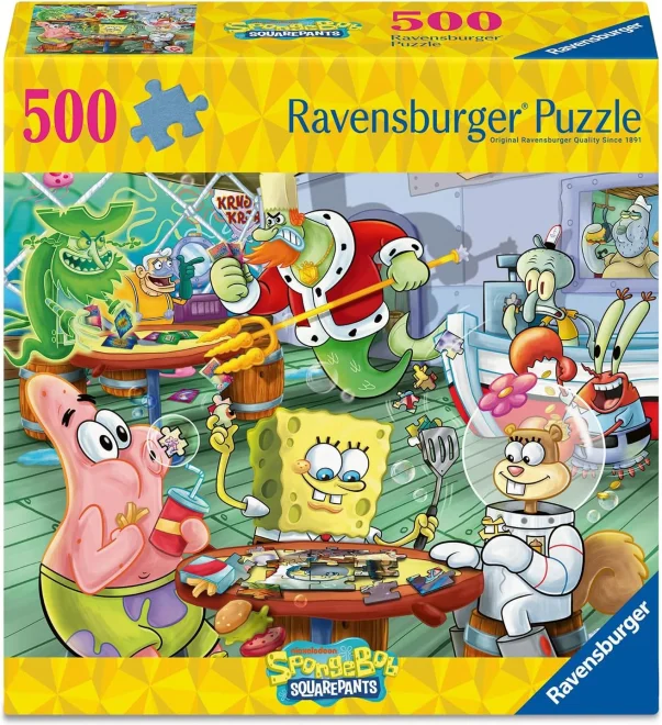 Čtvercové puzzle Ravensburger 500 dílků SpongeBob v kalhotách – Herní večer v Křupavém Krabovi